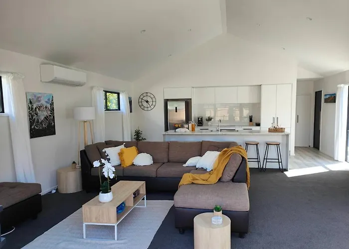 Beautiful Home With Parking 5 Mins To One Nz Stadium